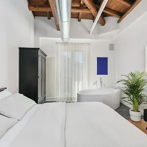 The Silver Lava - A Luxury Boutique Appartamento